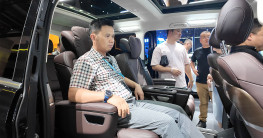 Mercedes V260 L Luxury đẹp thế n&agrave;y sao kh&ocirc;ng đưa về Việt Nam nhỉ???