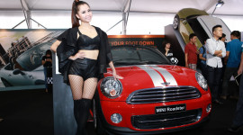 Về Việt Nam, Mini Cooper Roadster có giá 1,618 tỷ đồng