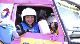 Nữ xế 57 tuổi vẫn đi đua xe offroad ở Việt Nam