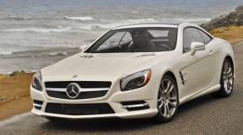 Mercedes-Benz SL400 2015 c&oacute; gi&aacute; từ 84.925 USD