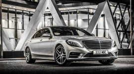 Mercedes-Benz S500 Hybrid có giá từ 141.623 USD