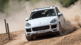 Porsche Cayenne 2015 - khi nhà giàu leo núi