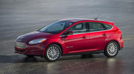 Ford giảm 6.000 USD cho khách hàng mua Focus Electric 2015