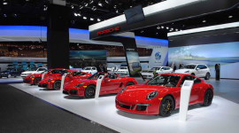 &quot;Ng&oacute;&quot; kh&ocirc;ng gian Porsche tại Detroit Motor Show 2015
