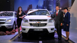 4 phi&ecirc;n bản Chevrolet Colorado c&ugrave;ng ra mắt tại Việt Nam