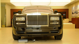 Cận cảnh Rolls-Royce Phantom Series II ch&iacute;nh h&atilde;ng thứ 2 vừa về H&agrave; Nội