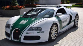 Cảnh s&aacute;t Dubai khoe d&agrave;n si&ecirc;u xe theo phong c&aacute;ch Fast and Furious