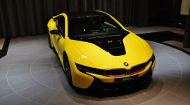 BMW i8 mang “bộ cánh vàng” bắt mắt