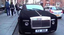 Rolls-Royce Phantom Drophead Coupe bọc nhung gây tò mò