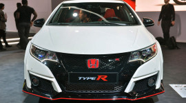 Honda Civic Type R có giá bán từ 45.700 USD