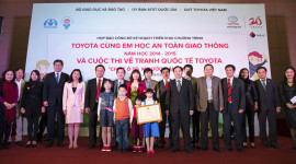 Trẻ em Việt hào hứng vẽ “Chiếc ôtô mơ ước”