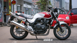 Soi chi tiết Honda CB400 2015 vừa cập bến Việt Nam