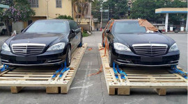 Bộ đ&ocirc;i limousine Mercedes chống đạn đầu ti&ecirc;n về Việt Nam