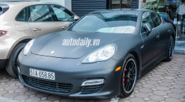 Xe Porsche hơn 8 tỷ của Hà Hồ bất ngờ xuất hiện tại Hà Nội