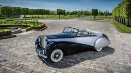 Rolls-Royce vén màn “quý tộc” Dawn