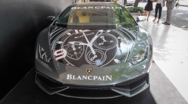 Siêu bò Lamborghini Huracan 16 tỷ vào Sài Gòn tìm khách