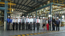 Đại sứ Hoa Kỳ thăm nhà máy General Motors Việt Nam