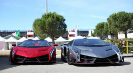 Cặp đ&ocirc;i Lamborghini Veneno si&ecirc;u đắt hội ngộ