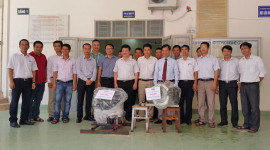Ford Việt Nam tặng động cơ v&agrave; hộp số cho ĐH Giao th&ocirc;ng Vận tải