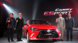 Cận cảnh Toyota Camry phi&ecirc;n bản thể thao vừa ra mắt tại Th&aacute;i Lan