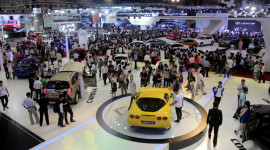 Người Việt mua hơn 100.000 xe trong 6 th&aacute;ng đầu năm