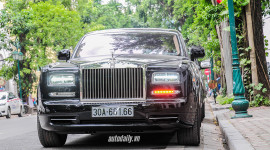 "Chạm mặt" Rolls-Royce Phantom Series II EWB giá hơn 30 tỷ tại Hà Nội
