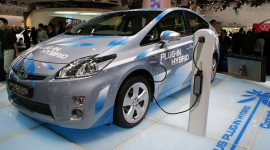 Doanh số xe plug-in hybrid toàn cầu sẽ sớm chạm mốc 1 triệu chiếc