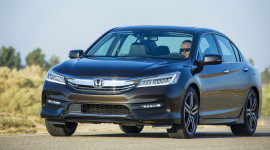 Honda Accord 2016 có giá từ 22.925 USD
