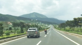 Video: 5 môtô chạy với tốc độ “kinh hoàng” trên cao tốc Việt