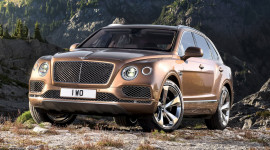 Bentley Bentayga SUV c&oacute; gi&aacute; từ 229.100 USD