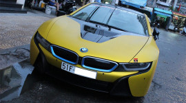Siêu xe BMW i8 màu vàng chanh độc đáo tại Sài Gòn