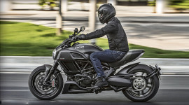 Ducati Diavel Carbon 2016 đã sẵn sàng cho ngày ra mắt