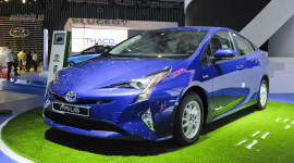 Toyota Prius 2016 si&ecirc;u tiết kiệm nhi&ecirc;n liệu đến Việt Nam