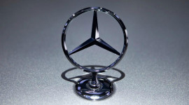Mercedes thu hồi 126.260 xe do lỗi t&uacute;i kh&iacute;