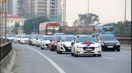 Gần 50 xe Mazda3 đi đ&oacute;n d&acirc;u ở Bắc Ninh