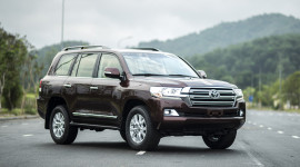 Toyota Land Cruiser 2015 chính hãng về Việt Nam, giá 2,825 tỷ đồng