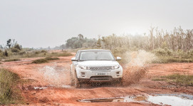 Một ngày “thử” khả năng địa hình của Range Rover Evoque