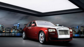 Siêu sang Rolls-Royce Ghost Series II đính hơn 40 viên kim cương