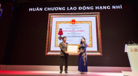 Toyota Việt Nam nhận Hu&acirc;n chương Lao động hạng Nh&igrave;