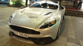 Xế khủng Aston Martin Vanquish ra biển trắng tại Sài Gòn