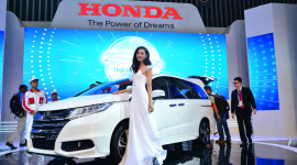 Honda Odyssey chốt gi&aacute; gần 2 tỷ tại Việt Nam