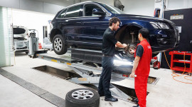 Xe Audi tại Việt Nam được chuy&ecirc;n gia quốc tế chăm s&oacute;c