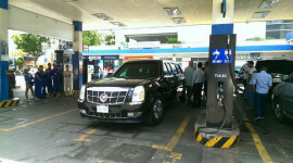 Limousine The Beast của Tổng thống Obama nạp nhiên liệu tại Sài Gòn