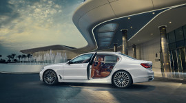 BMW tr&igrave;nh l&agrave;ng 7-Series Solitaire v&agrave; Master Class