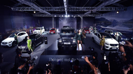 5 ngày, 350 xe Mercedes-Benz đến tay khách hàng Việt