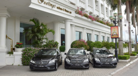 Mercedes-Benz Việt Nam bàn giao 4 xe E-Class cho khách sạn 5 sao tại Hải Phòng
