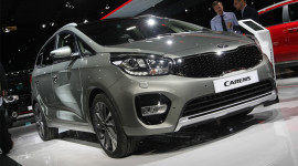 Kia Carens phiên bản nâng cấp chính thức ra mắt
