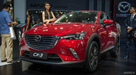 Mazda CX-3 đến Triển l&atilde;m &Ocirc;t&ocirc; Việt Nam 2016 để thăm d&ograve; kh&aacute;ch h&agrave;ng