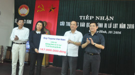 Toyota Việt Nam hỗ trợ đồng bào lũ lụt miền Trung