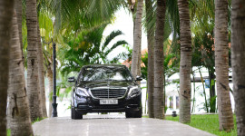 Mercedes-Benz S-Class tiếp tục đồng h&agrave;nh c&ugrave;ng hệ thống Vinpearl